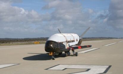 El prototipo X-37B es un nuevo minitransbordador espacial desarrollado por la Fuerza Aérea de EE UU
