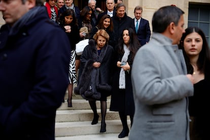 Patricia Llosa, exesposa del escritor, abandona el acto tras la ceremonia.