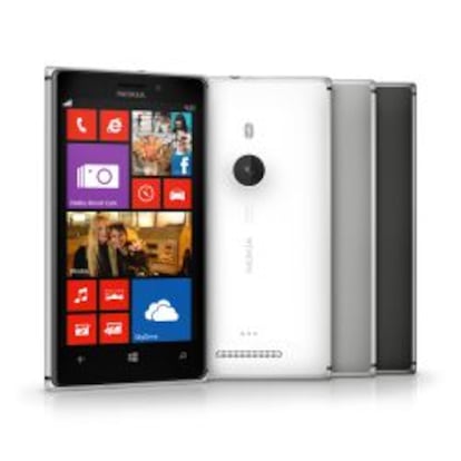 El nuevo Lumia 925 se carga de forma inal&aacute;mbrica.