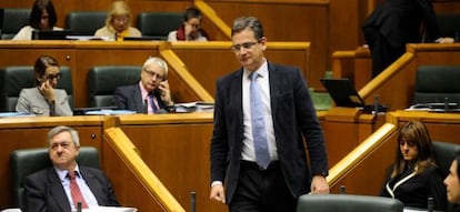 El l&iacute;der del PP vasco, Antonio Basagoti, durante el debate de los presupuestos regionales.