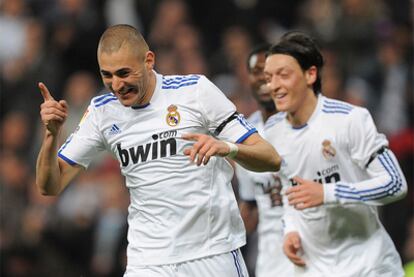 Benzema celebra su primer gol contra el Hércules.