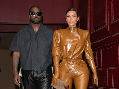 Kim Kardashian y Kanye West en la semana de la moda de París, el 1 de marzo de 2020.