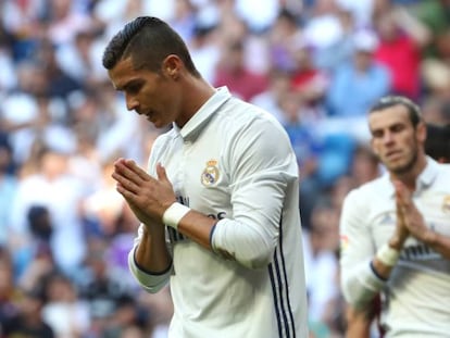 Cristiano Ronaldo lamenta-se durante o jogo contra o Eibar.