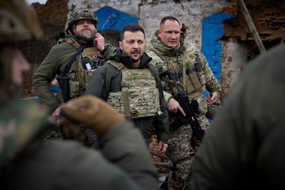 El presidente ucranio, Volodímir Zelenski, en una visita al frente de Zaporiyia, este domingo.