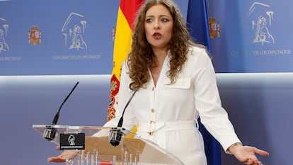La portavoz del PP en el Congreso, Ester Muñoz, ofrece una rueda de prensa, este lunes en la Cámara baja.