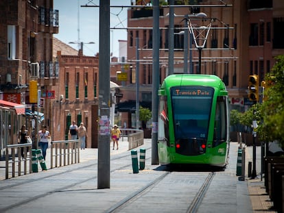 Tranvía en la localidad madrileña de Parla, este jueves.