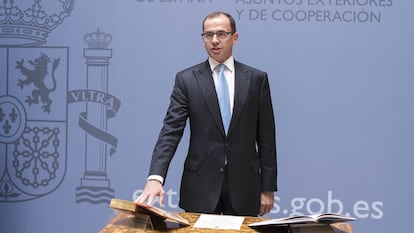 Camilo Villarino, durante su toma de posesión como director del gabinete del ministro de Asuntos Exteriores, en julio de 2017, con Alfonso Dastis como ministro de Exteriores.