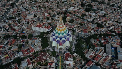 Vista aérea del templo de Hermosa Provincia, en la ciudad de Guadalajara, Jalisco.