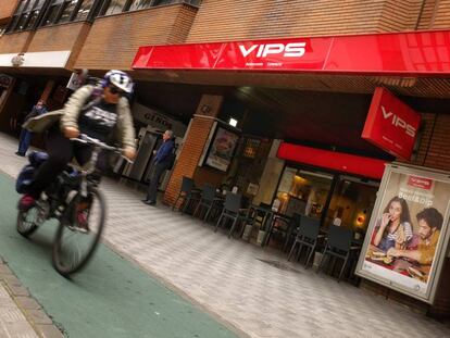 Fachada de un restaurante VIPS en Sevilla.