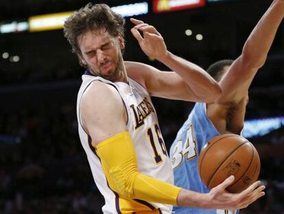 Gasol, tras recibir el codazo de McGee.