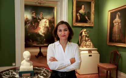 Asunción Cardona, directora del Museo del Romanticismo, en una de las salas. 