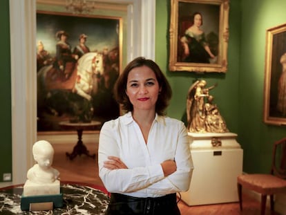 Asunción Cardona, directora del Museo del Romanticismo, en una de las salas. 