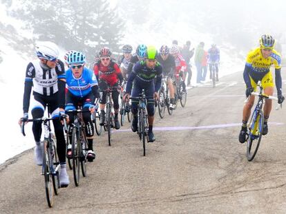 Contador, a la derecha, ataca durante la Volta a Catalunya.