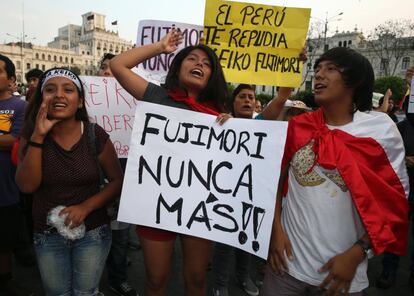 Protestas en el centro de Lima contra Keiko Fujimori. 