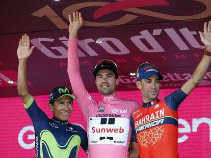 Nairo, Dumoulin, y Nibali, de izquierda a derecha, el podio final del Giro 2017.