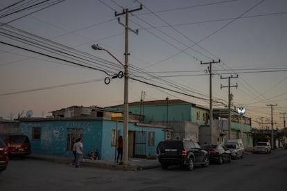 La colonia Manuel Cavazos Lerma en donde cinco jóvenes perdieron la vida, en Nuevo Laredo, Estado de Tamaulipas.