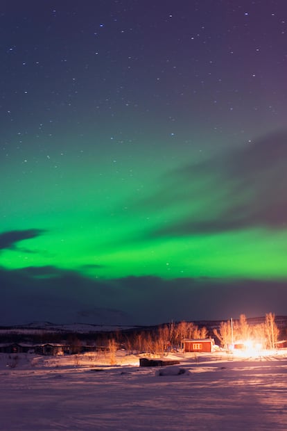 Lo ms comn es ver auroras boreales de color verde.