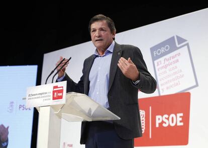 Javier Fernández en un foro del PSOE.