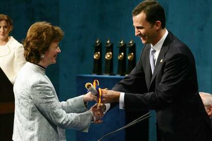 La ex presidenta de Irlanda Mary Robinson, ha recibico el Premio Principe de Asturias de Ciencias Sociales.