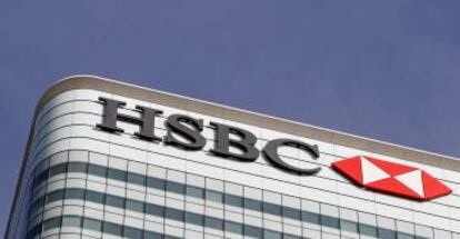 Logo de HSBC en Londres.