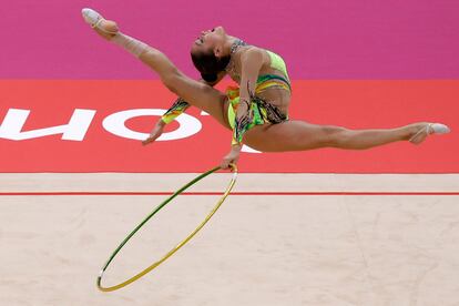 La gimnasta de Azerbaiyán, Aliya Garayeva, es otra de las atletas de gimnasia rítmica que parecen hechas de goma.