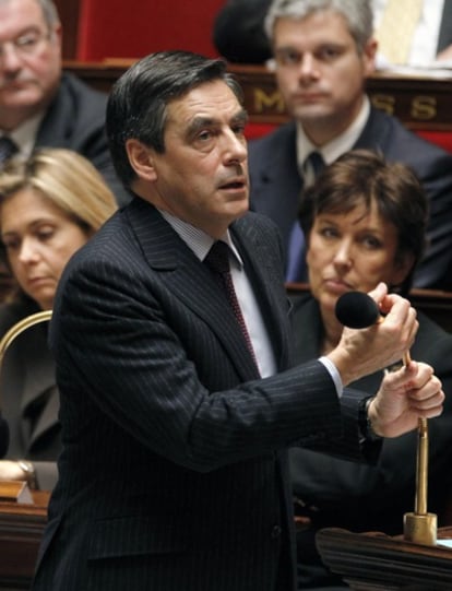 El primer ministro, François Fillon, asiste a una sesión de preguntas en la Asamblea francesa.