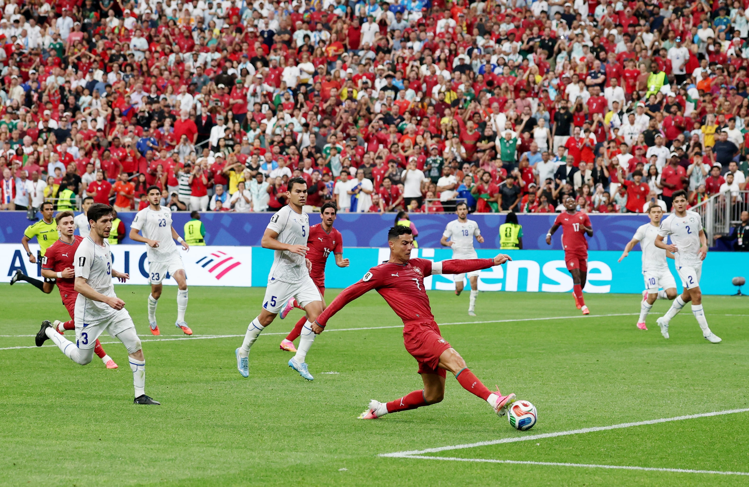 Cristiano Ronaldo se libera y completa la fiesta del Mundial: "¡I'm back!"