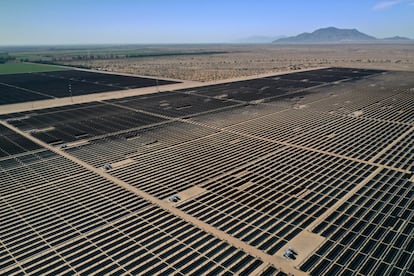 Celdas fotovoltaicas del centro de energía solar de Tenaska Imperial, en El Centro, California