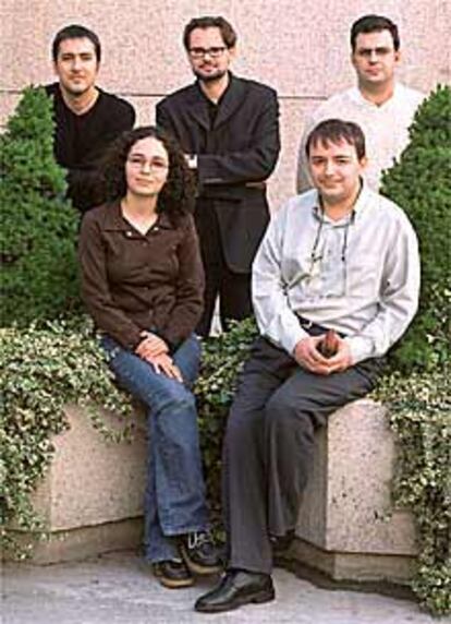 Luis Arenas, Germán Cano, Emilio Velasco (detrás, de izquierda a derecha), Carolina Meloni y Antonio Valdecantos.