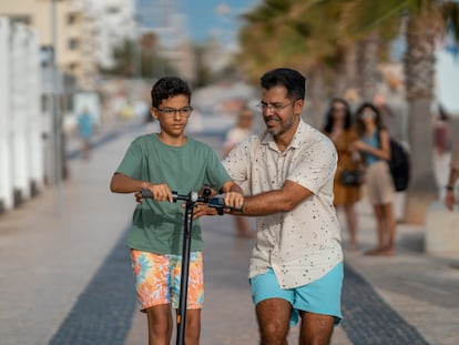 El joven necesita sentirse capaz, libre y autónomo para poder explorar con independencia nuevas experiencias.