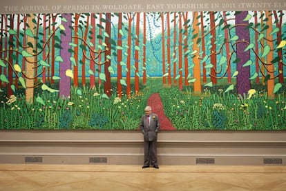 David Hockney, en la Royal Academy ante su obra Llegada de la primavera a Woldgate, East Yorkshire en 2011 (veinte once).