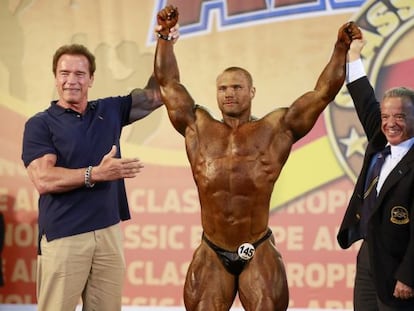 Schwarzenegger junto al culturista Arcadi Velichko.