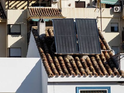 Paneles solares en viviendas privadas.