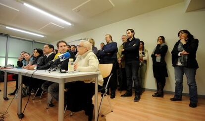 Dirigentes críticos del PSE alavés, durante su comparecencia en Vitoria.