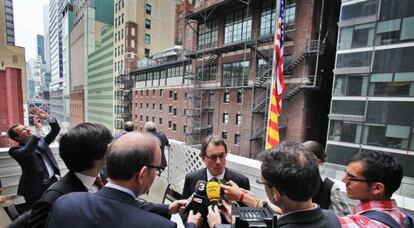 Artur Mas, el viernes en Nueva York atendiendo a la prensa. 