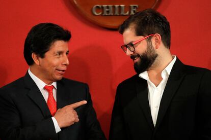 El presidente de Chile, Gabriel Boric, y su homólogo peruano, Pedro Castillo