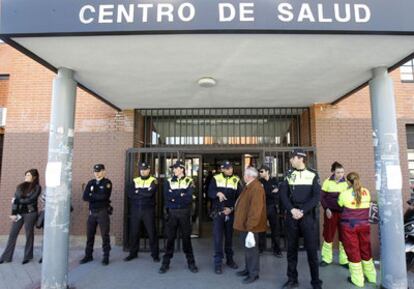 Fachada del centro de salud de Fuenlabrada donde tres mujeres fueron agredidas a hachazos.