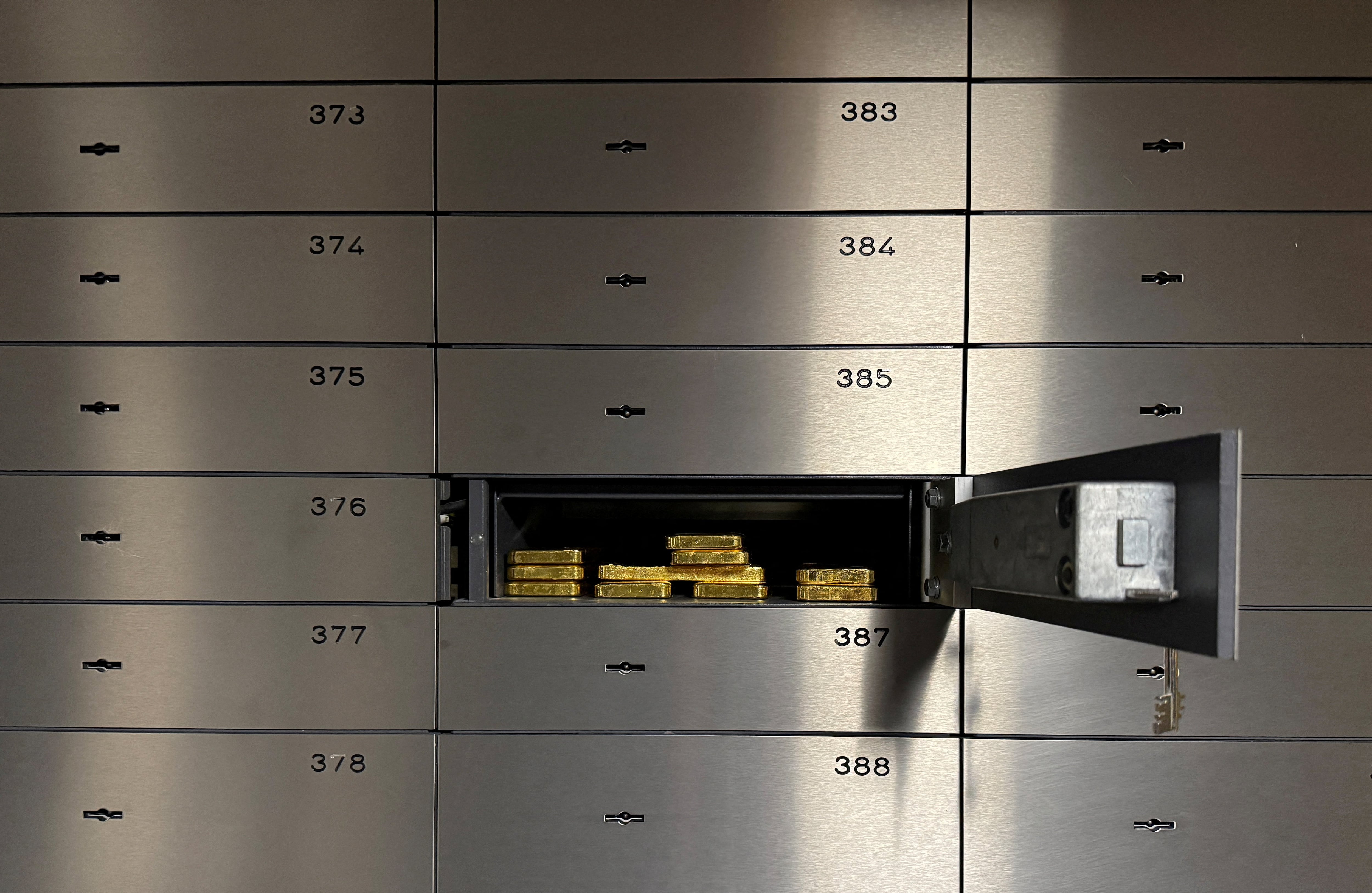 Lingotes de oro en una caja de seguridad en Munich, Alemania.
