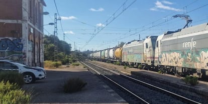 El tren que ha sufrido a la altura de Argamasilla de Calatrava, en Ciudad Real, este sábado.
