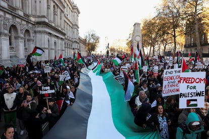Demonstrators gather at Whitehall in London as they protest in solidarity with Palestinians in Gaza, November 25, 2023.