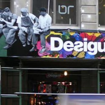 Fachada de la tienda de Desigual en Broadway