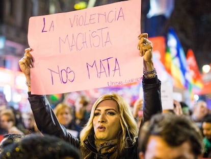 Primera marcha nacional contra los travesticidios el 28 de junio en Buenos Aires, Argentina.