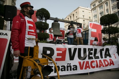 Manifestación de la Revuelta de la España Vaciada, frente al Congreso de los Diputados, el 31 de marzo del año pasado.