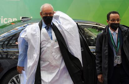 El presidente de la República Árabe Saharaui Democrática, Brahim Ghali, a su llegada a Argelia en febrero, tras convalecer en España.