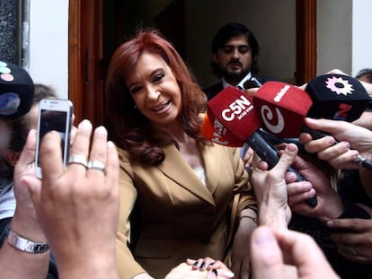 Cristina Kirchner sai de sua casa para prestar depoimento no último 31 de outubro.