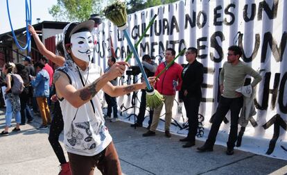 Artistas en la manifestación fuera de la Cámara de Diputados.