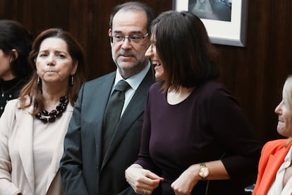 Dimitry Berberoff y la presidenta de la APM, María Jesús del Barco durante el XXVI Congreso de la Asociación Profesional de la Magistratura, en 2023.