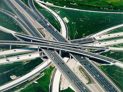 Nudo de autopistas de peaje en Toronto, Canadá, que opera una concesionaria del Grupo Ferrovial.