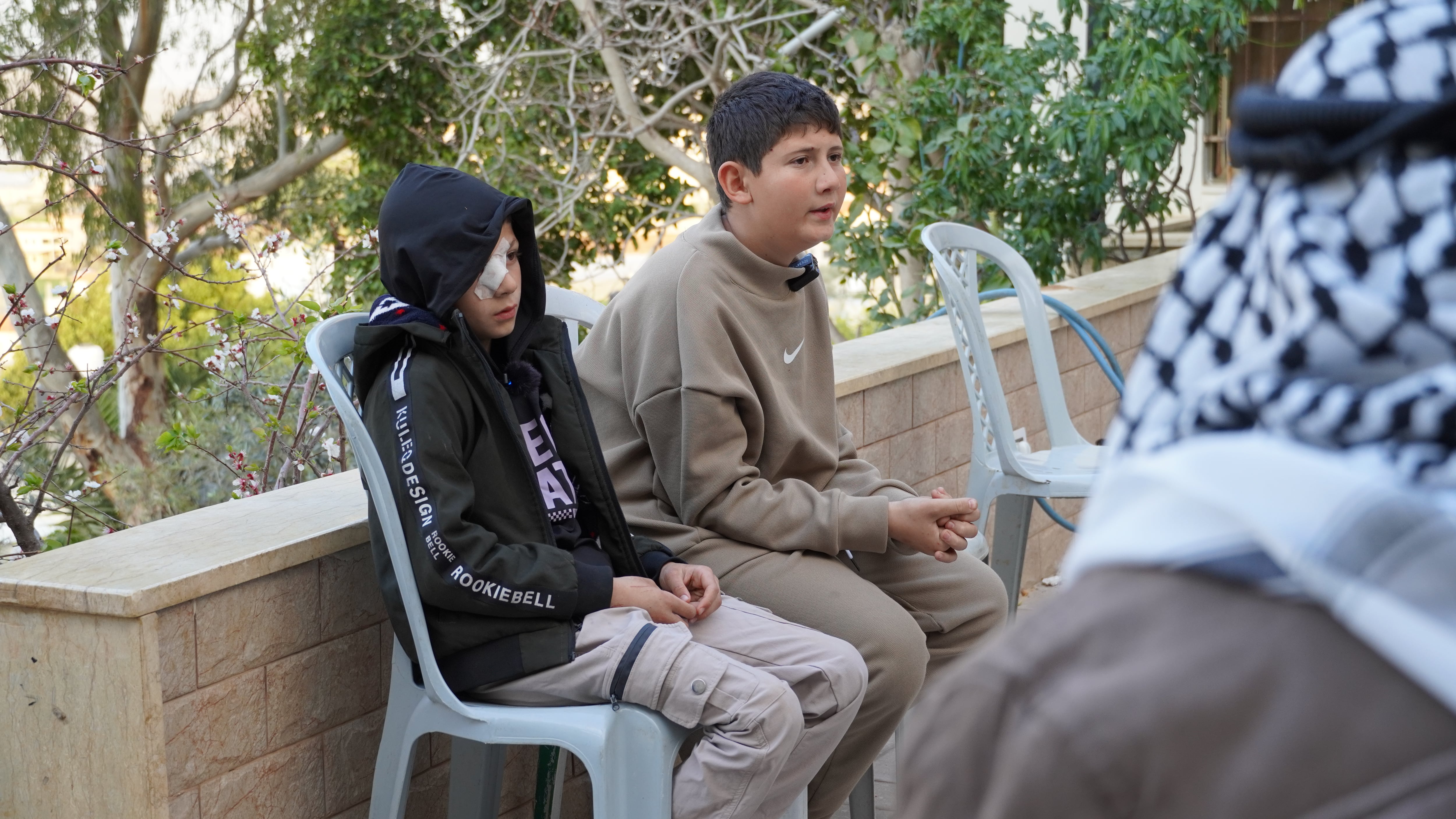 De izquierda a derecha, Mustafa y Jaled Bani Odeh, en su casa en Tammun, Cisjordania. 