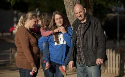 Brazilians Rosemeri Bastos and Francisco Andre Teixeira with their two daughters in Santa Coloma de Gramenet.